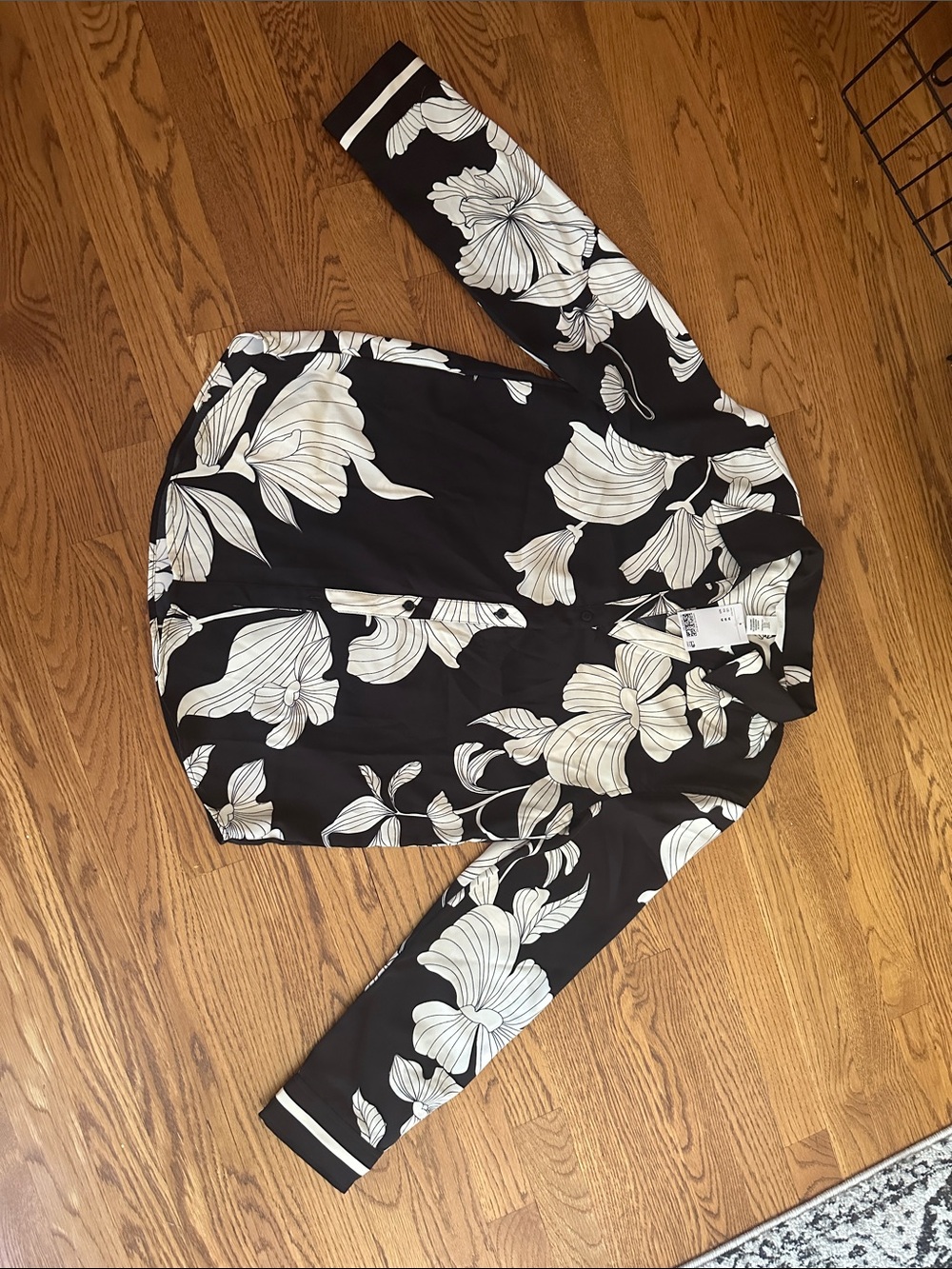 NWT H&M black and white M